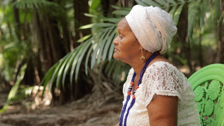 Mãe Jô no juçaral do seu Terreiro