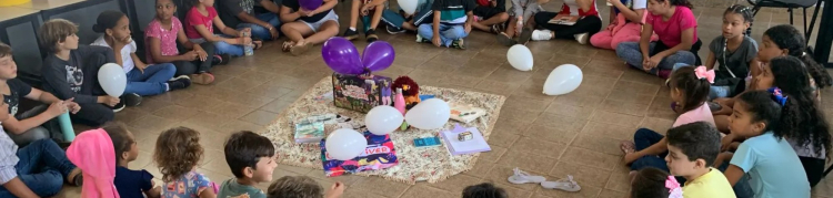 Imagem mostra implementação da Maleta Conviver por instituição parceira em março de 2025